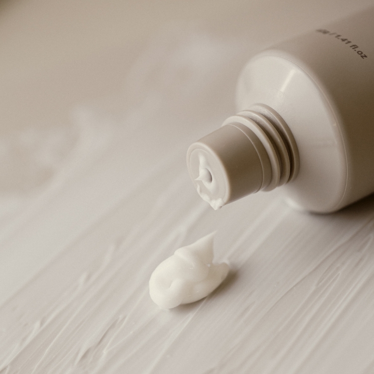 ARTiS di Voce バターハンドクリーム 40g 3301 DEW OF NEROLI