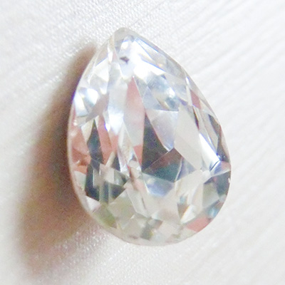 取扱終了 SWAROVSKI ELEMENTS 4320 ペアシェイプ 8×6mm クリスタル 4粒