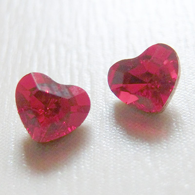 取扱終了 SWAROVSKI ELEMENTS 4883 ミニハートファンシーストーン 3.6×3.1mm スカーレット 4粒