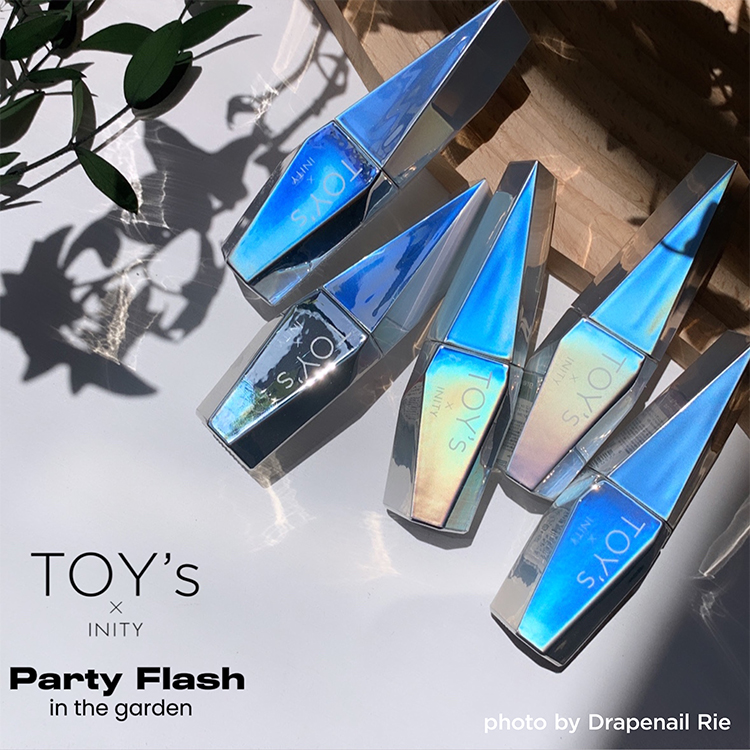 TOY’s × INITY パーティーフラッシュ インザガーデン T-PF19 ラッキー