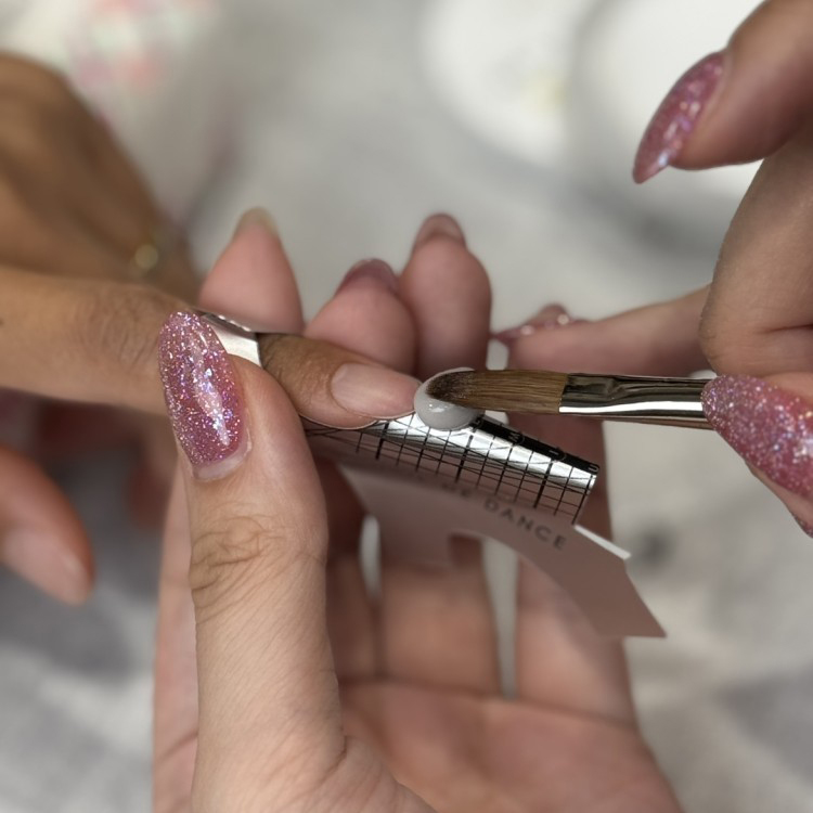 限定 NAIL DE DANCE スカルプチュアブラシ Flat 25th ver.（キャップ付き）