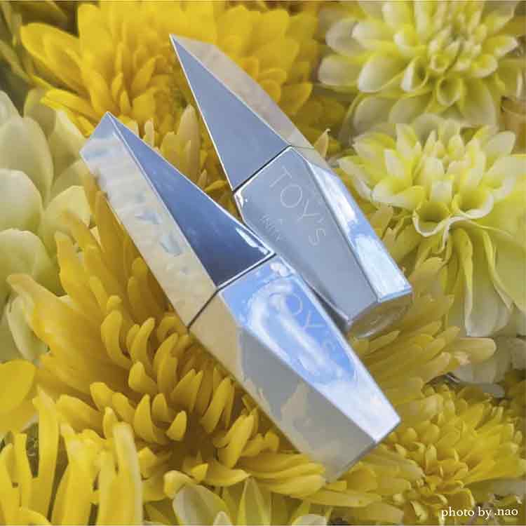 TOY’s × INITY パーティーフラッシュ 運気上昇 T-PF43 商売繁盛ゴールド