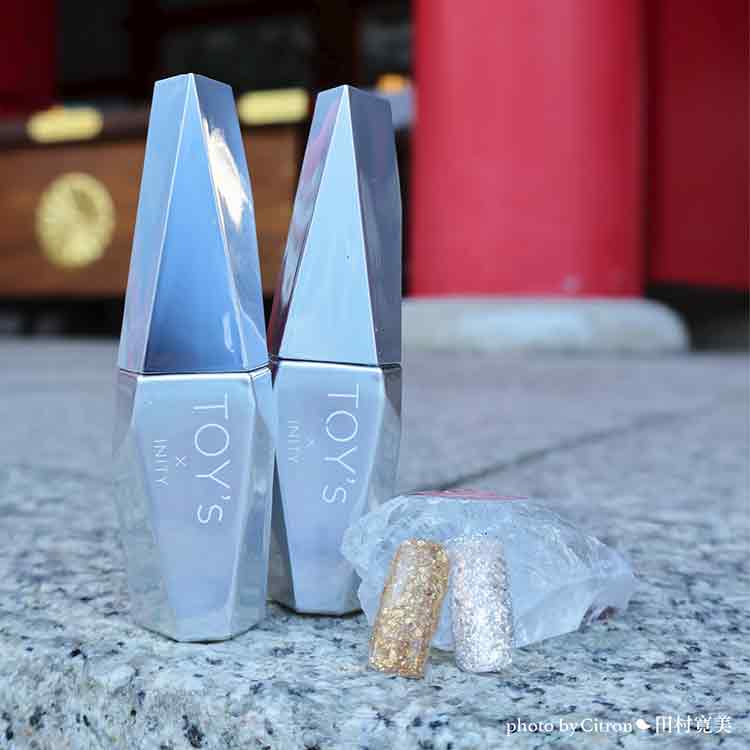 TOY’s × INITY パーティーフラッシュ 運気上昇 T-PF44 運気上昇シルバー