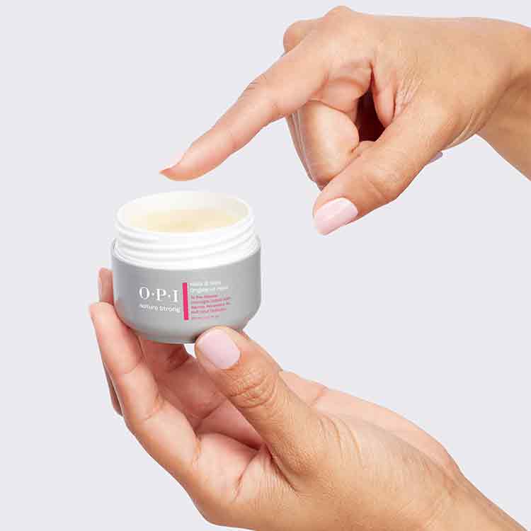 OPI ネイチャーストロング オーバーナイト　キューティクル　バーム