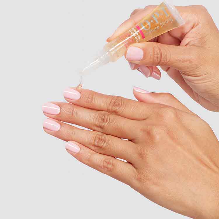 OPI ネイチャーストロング グッドアズゴールド　キューティクル　セラム