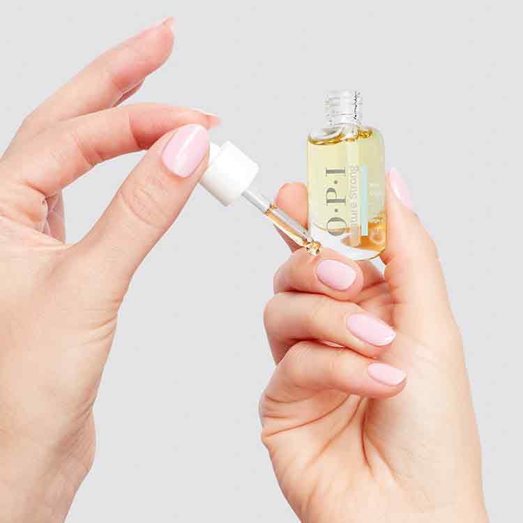 OPI ネイチャーストロング グローアップ　ネイル＆キューティクル　オイル　8ml