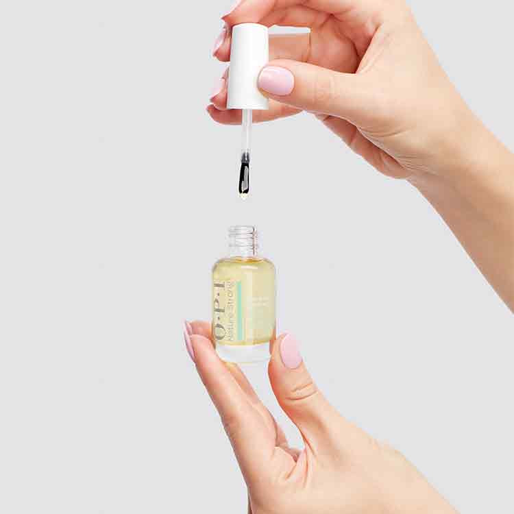 OPI ネイチャーストロング グローアップ　ネイル＆キューティクル　オイル 15ml