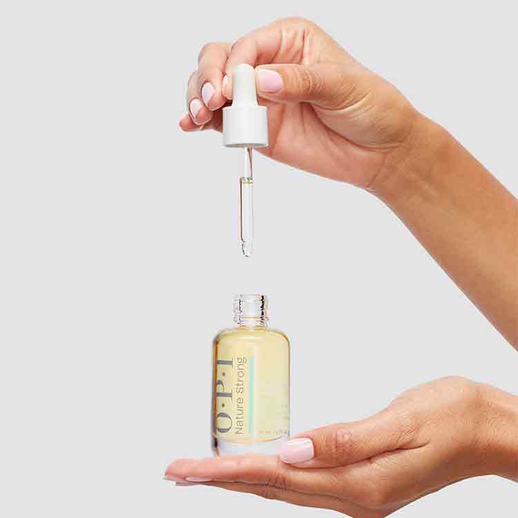 お取り寄せ OPI ネイチャーストロング グローアップ　ネイル＆キューティクル　オイル 30ml