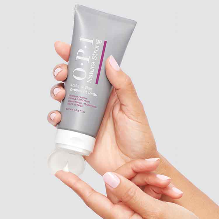 OPI ネイチャーストロング モイスチャーミッション　ハンド＆フット　クリーム
