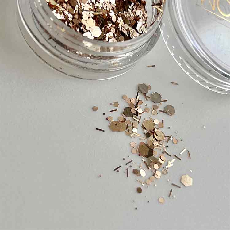 NOVEL G890 ラディアントグロウグリッター