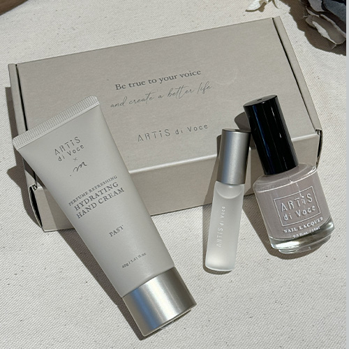 × .m ハンドクリーム・ロールオンオイルGIFT SET（PAST） ポリッシュ付き